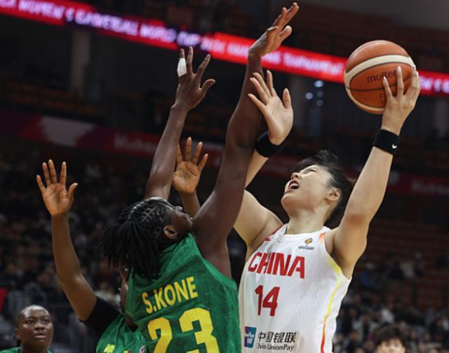 开云体育下载APP-中国女篮力克马里取开门红！李月汝轰21+11